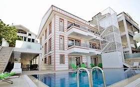 Kinali Hotel